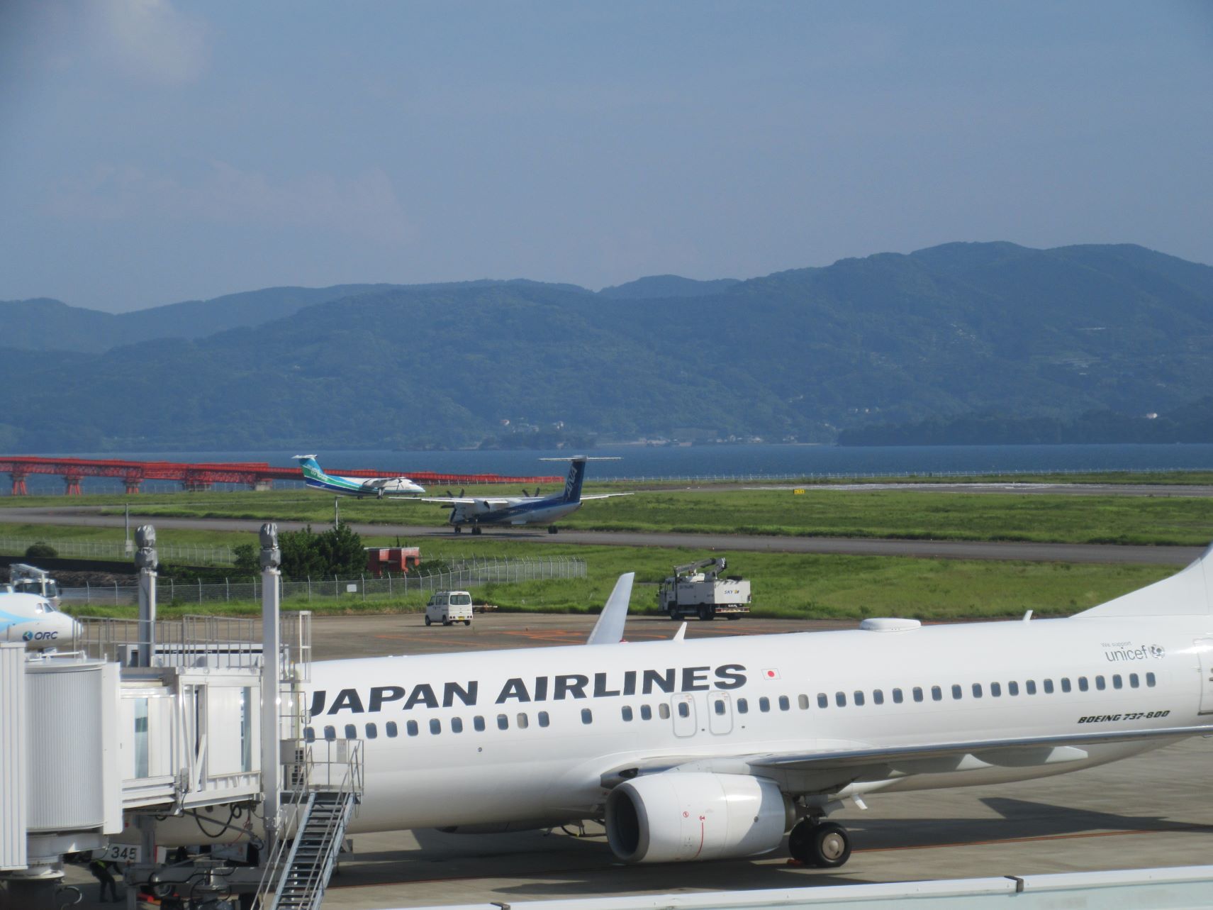 長崎空港展望デッキで見える、様々な飛行機。