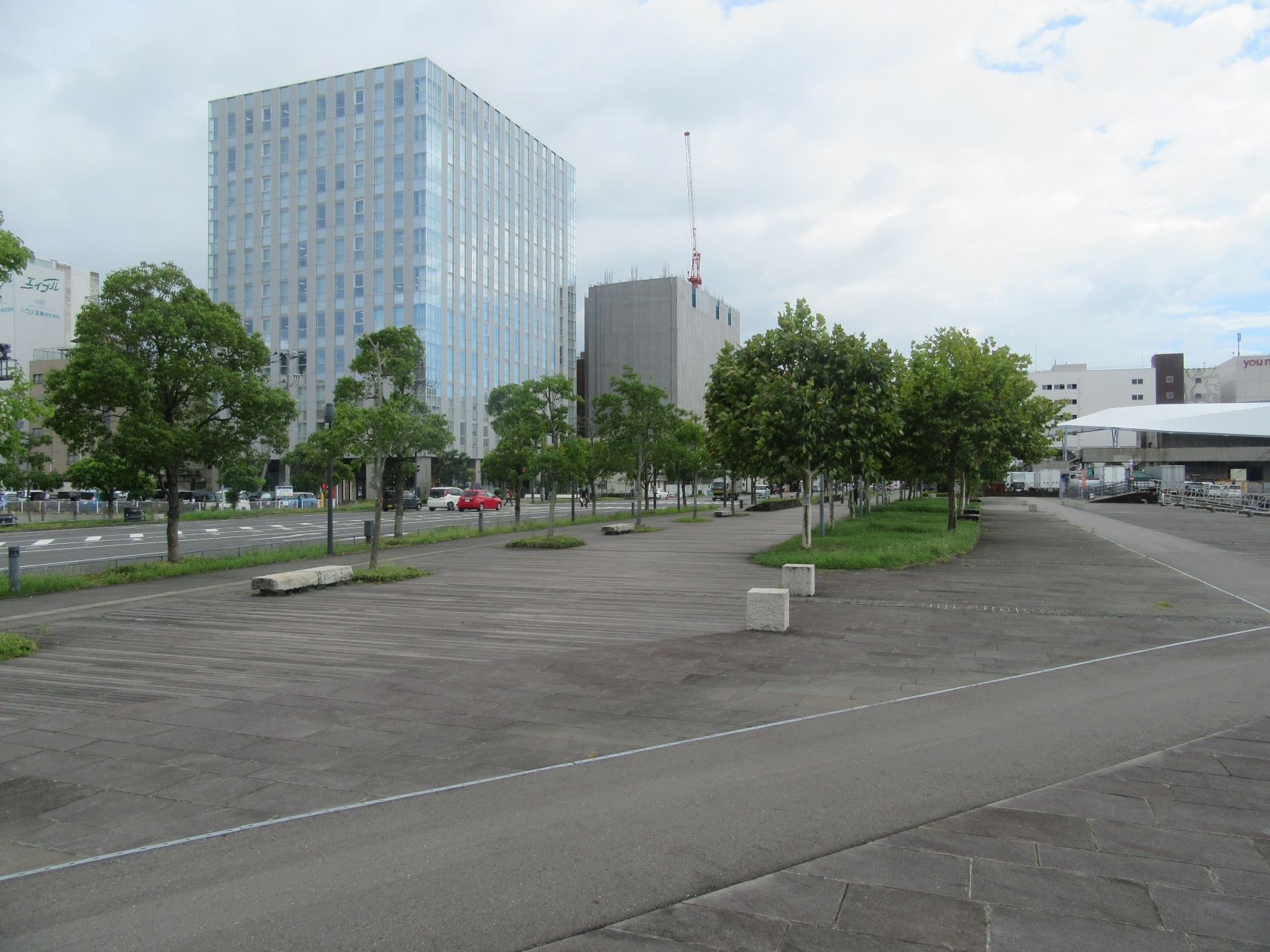 2023年9月5日撮影の、長崎市のプラタナス広場。