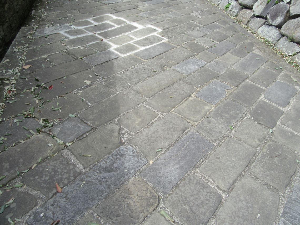 長崎市のオランダ坂周辺の石畳。