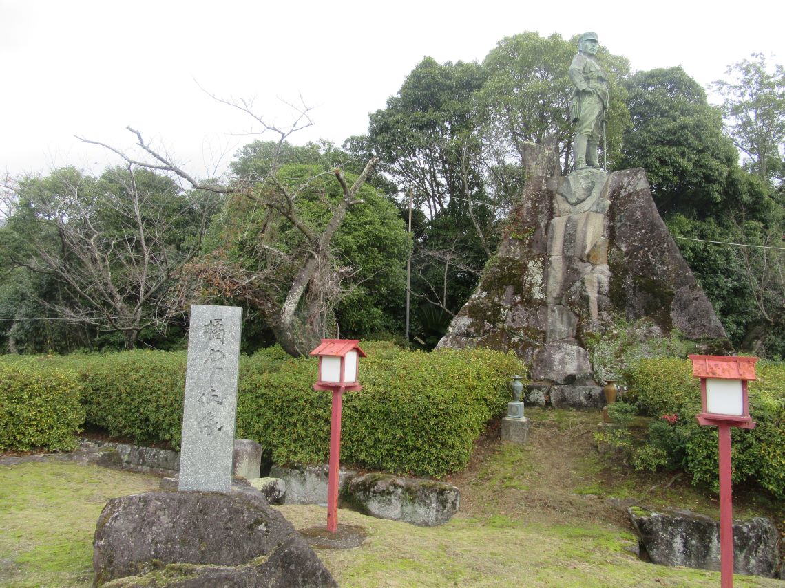 長崎県雲仙市千々石町にある橘神社で祀られている、橘周太中佐の像。