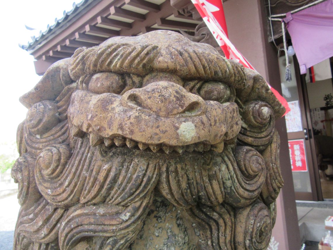 長崎市の中川八幡神社で撮影した、狛犬の写真。