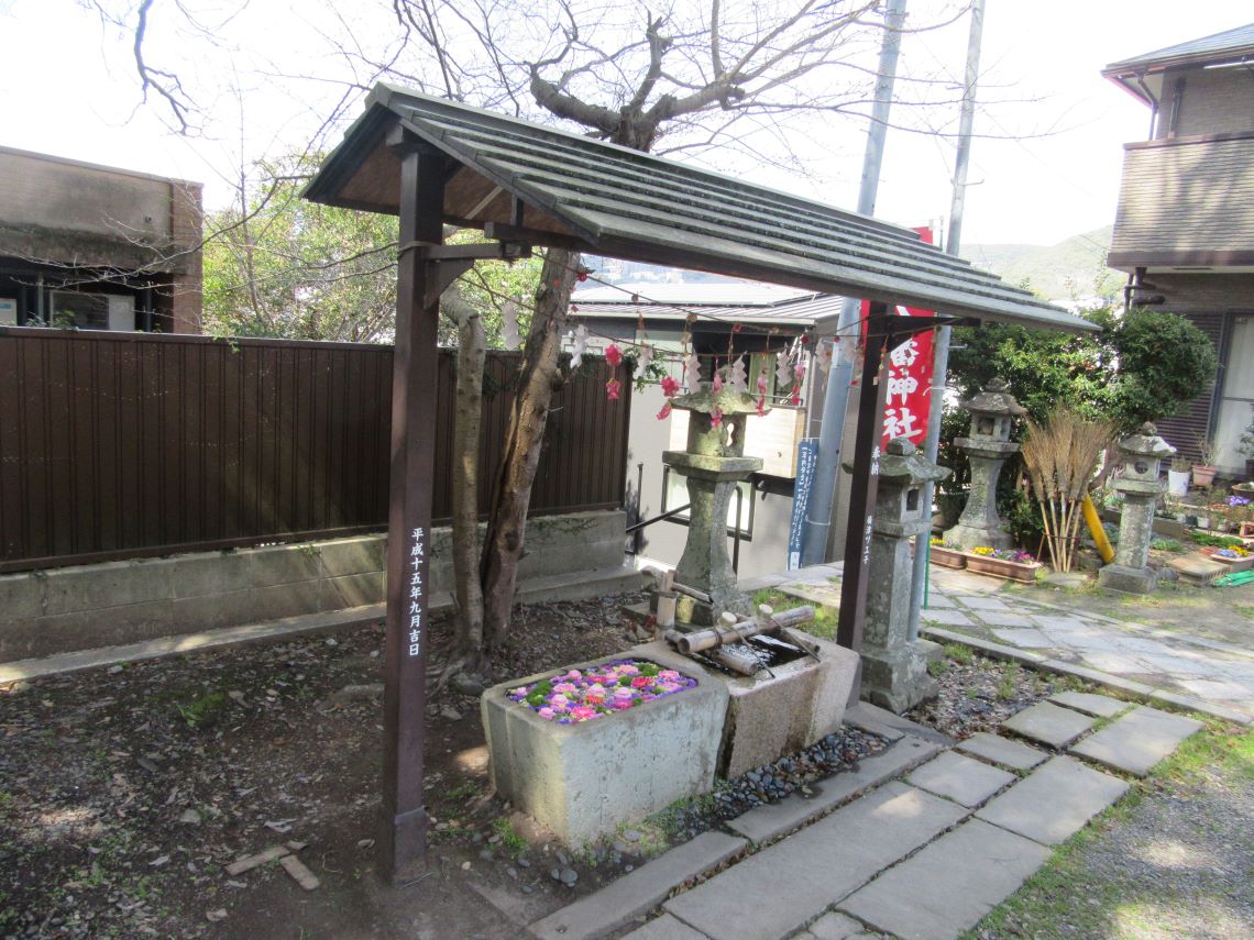 長崎市の中川八幡神社の手水舎。