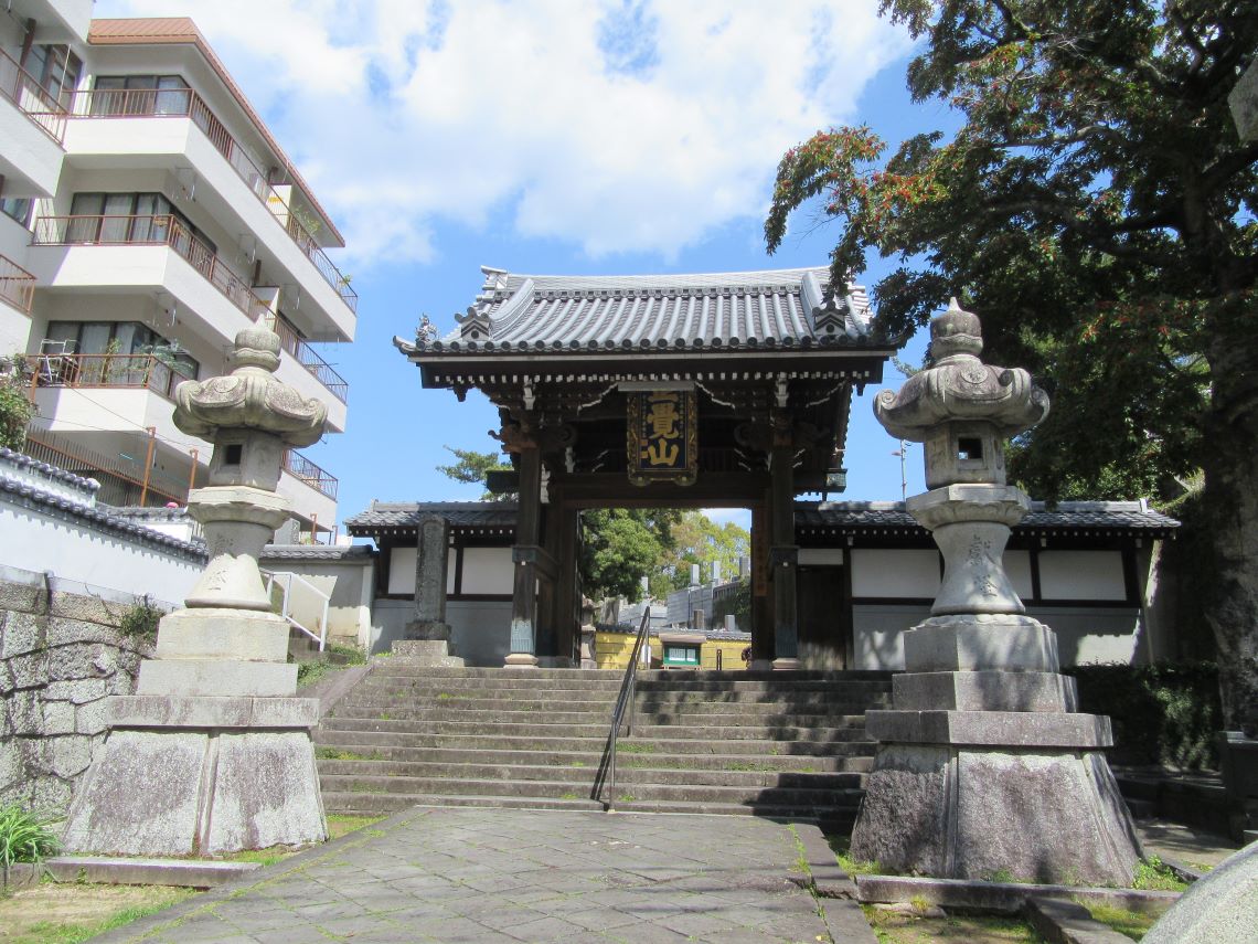 長崎市の大音寺の入口の写真。