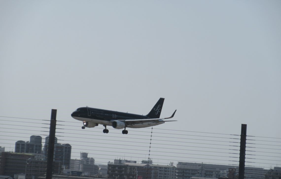福岡空港で撮影した、スターフライヤー機。