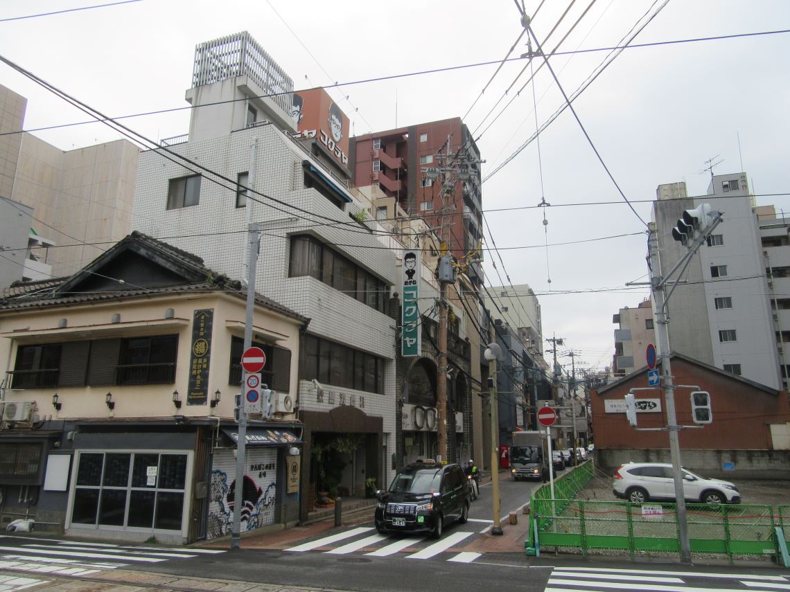 長崎市万屋町にある「よろずや通り」の眼鏡橋モニュメントが撤去された後の写真。