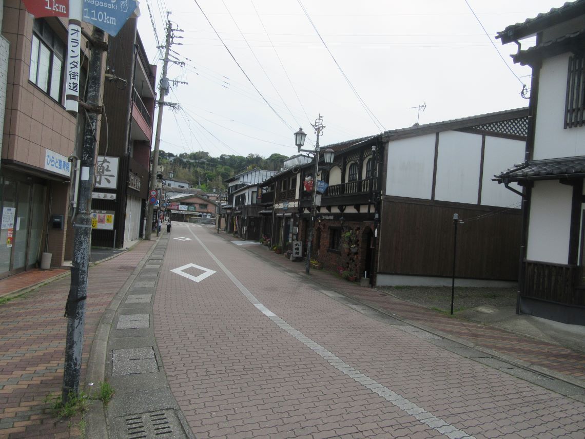 長崎県平戸市の市街地で撮影した、風情ある街並み。