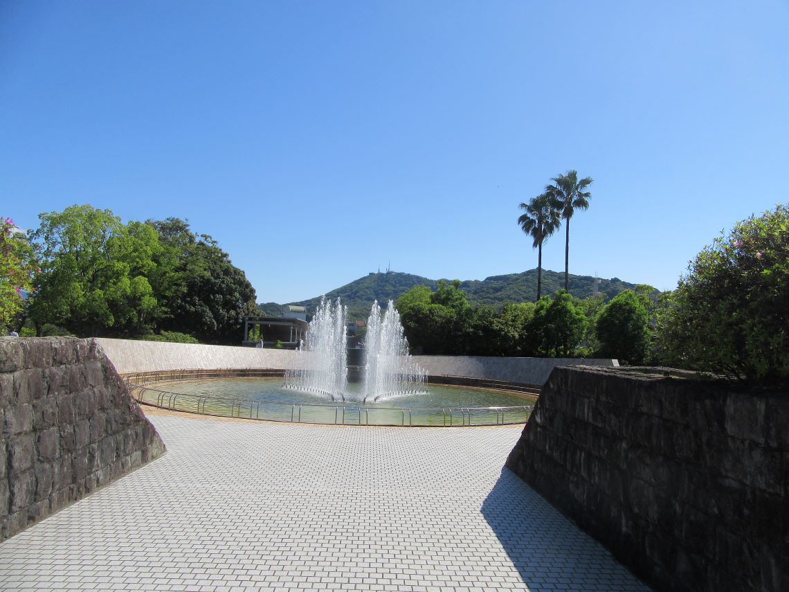 長崎市の平和公園で撮影した、平和の泉。