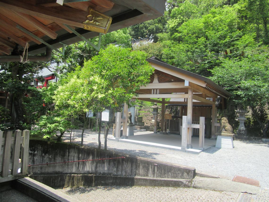 長崎市の諏訪神社付近で撮影した、境内の風景。