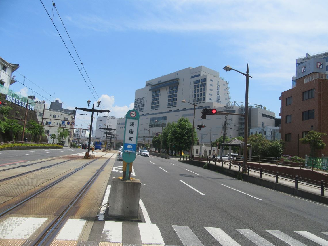 銭座町電停から見た、2024年10月14日に開業する長崎スタジアムシティ。
