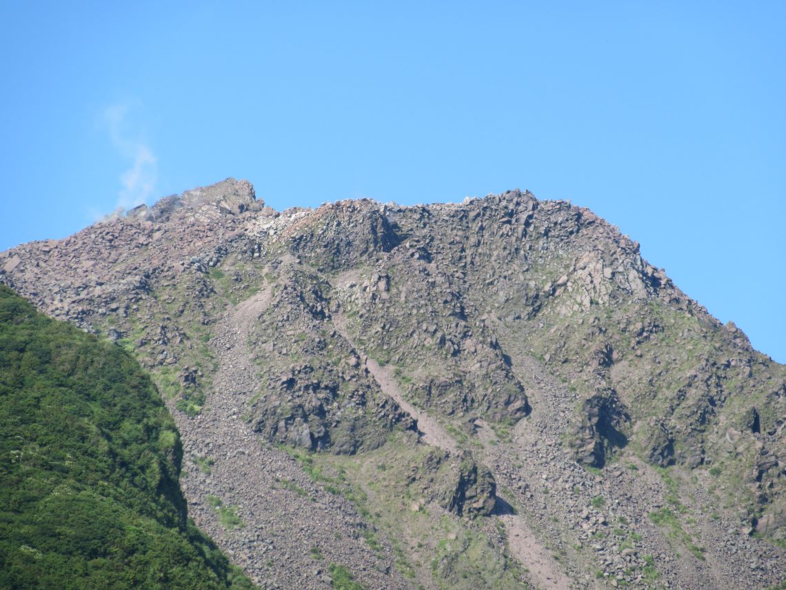 長崎県雲仙市・仁田峠第一展望所から見る、平成新山。