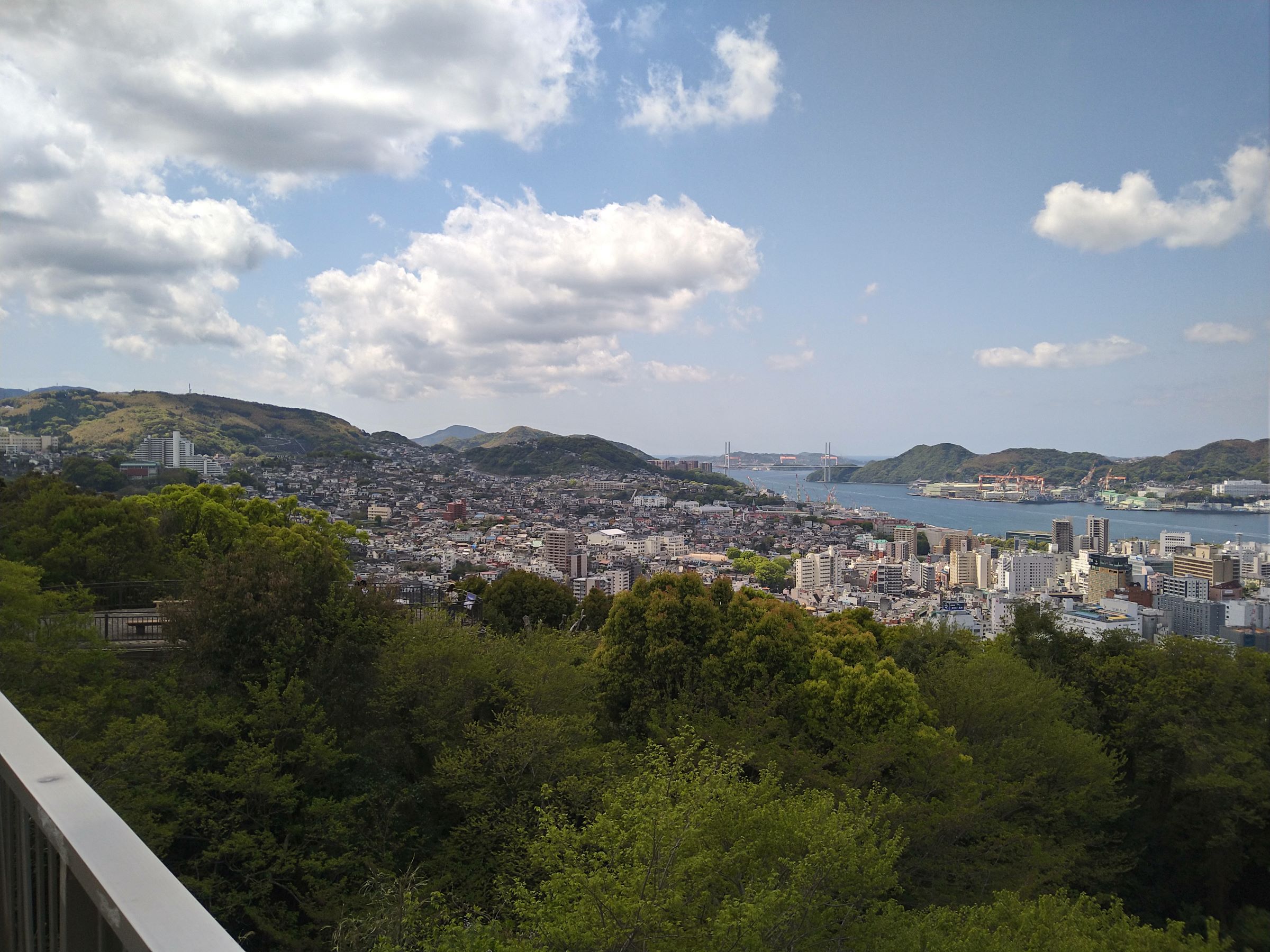 長崎県長崎市の風頭公園の展望台からの景色、1枚目です。