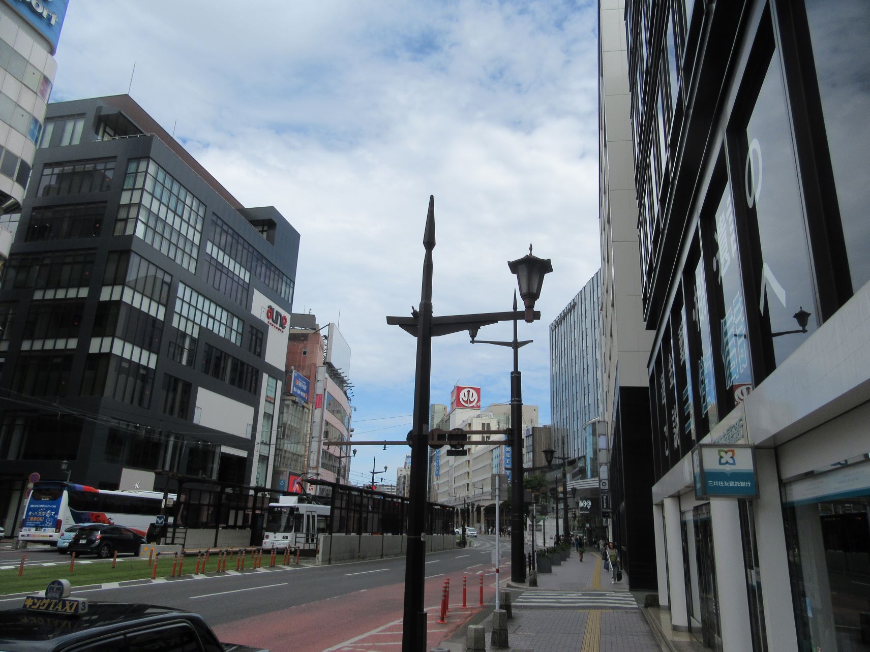 熊本市街地の電車通り。