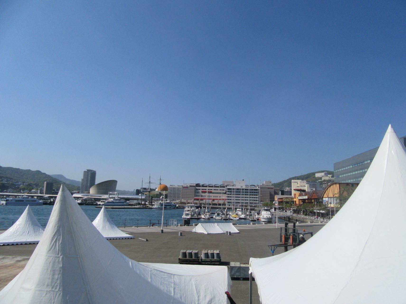 長崎県長崎市・『DEJIMA博』の準備が進んでいる、三角広場。