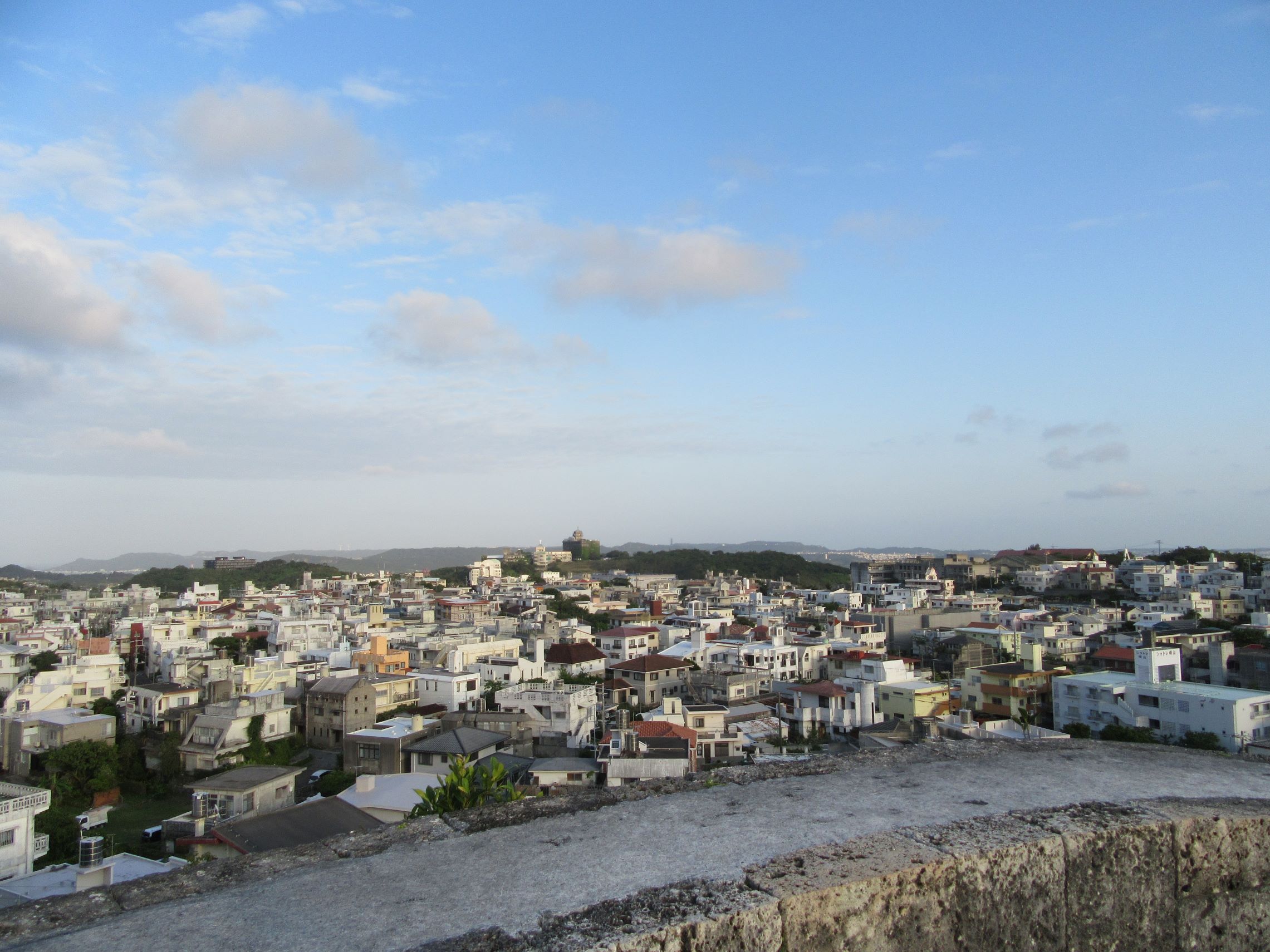 首里城の東のアザナと呼ばれる櫓からの景色。