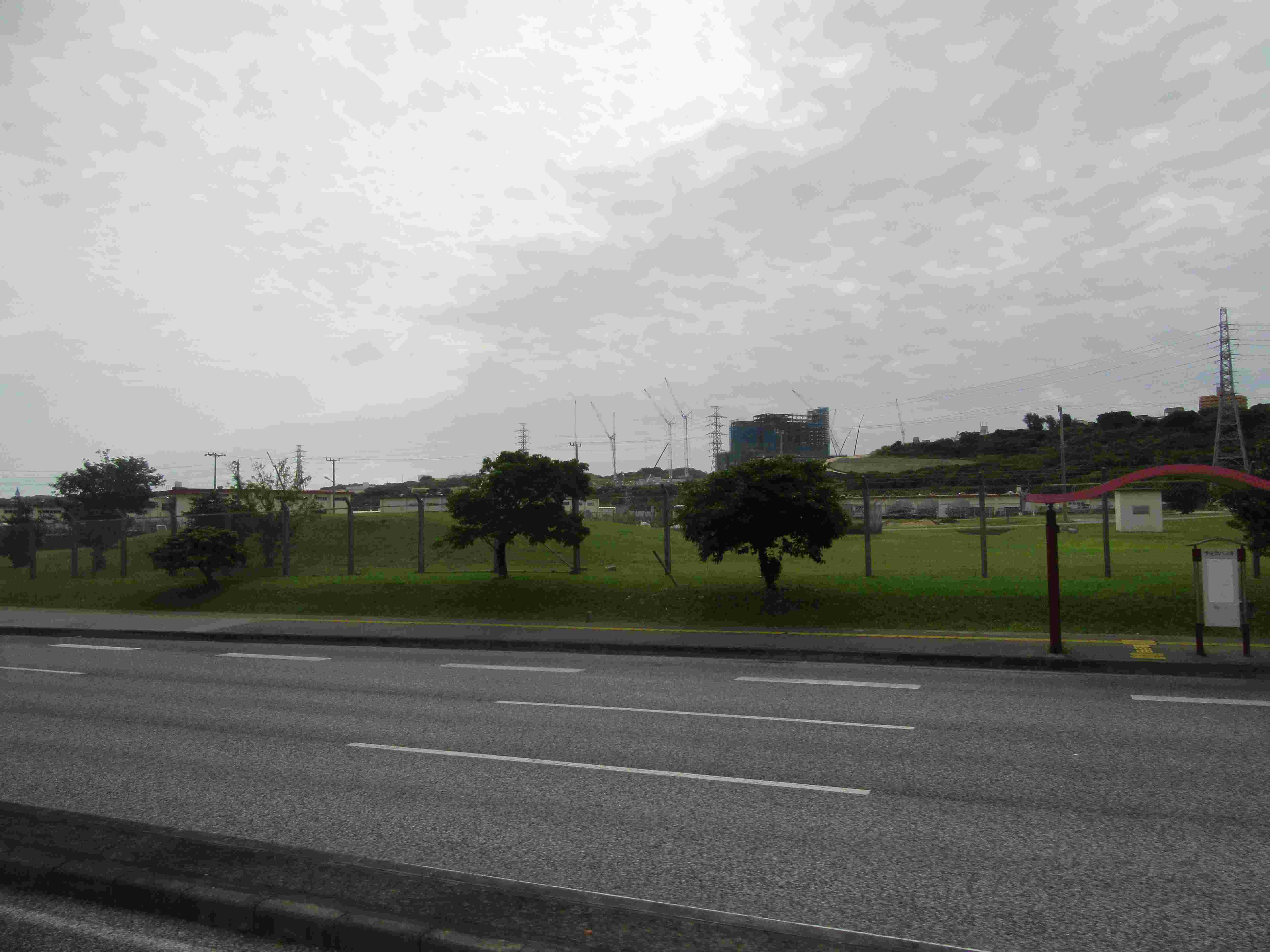 沖縄県宜野湾市に広がる、米軍基地。
