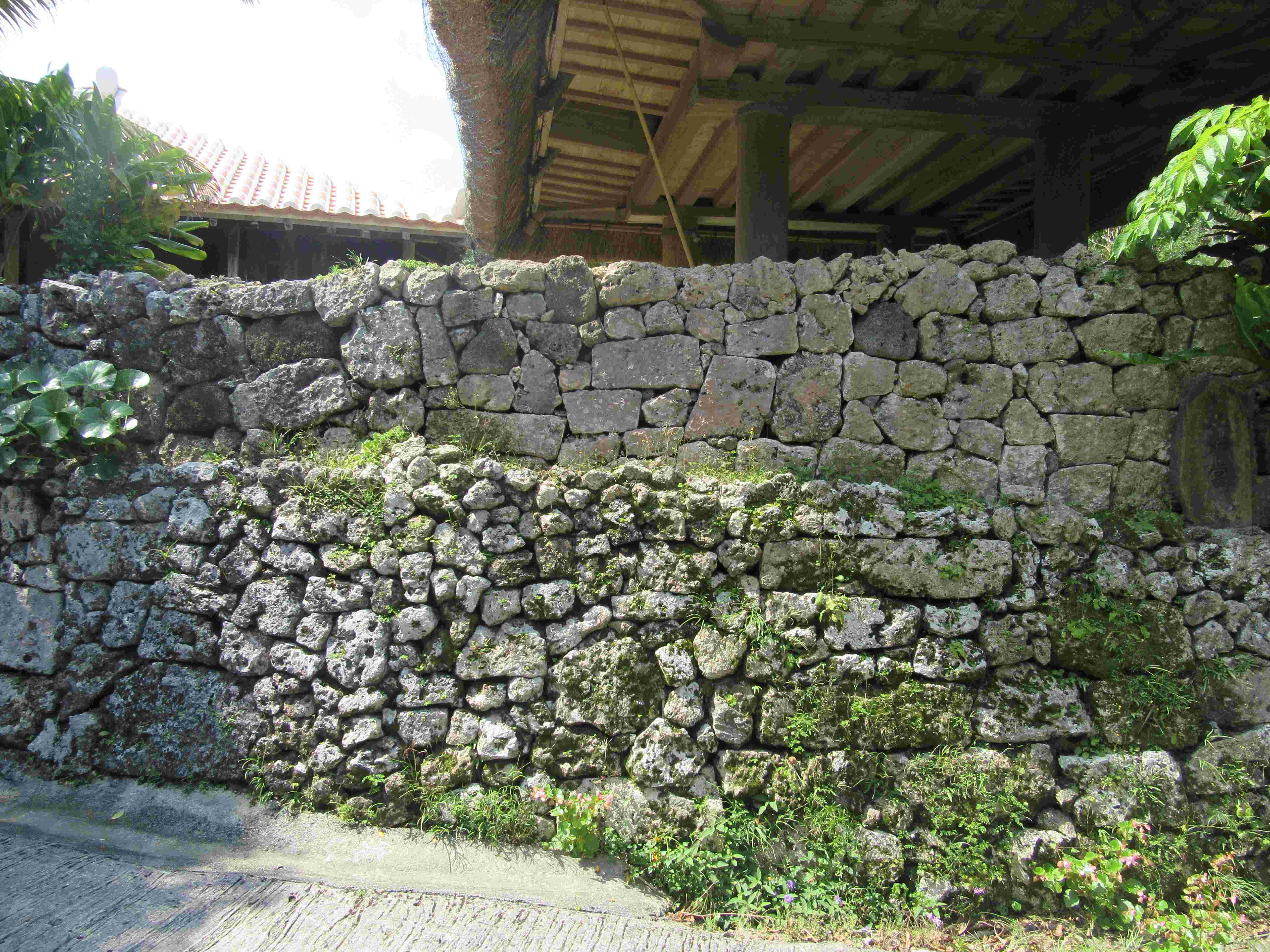 琉球村の、石垣。