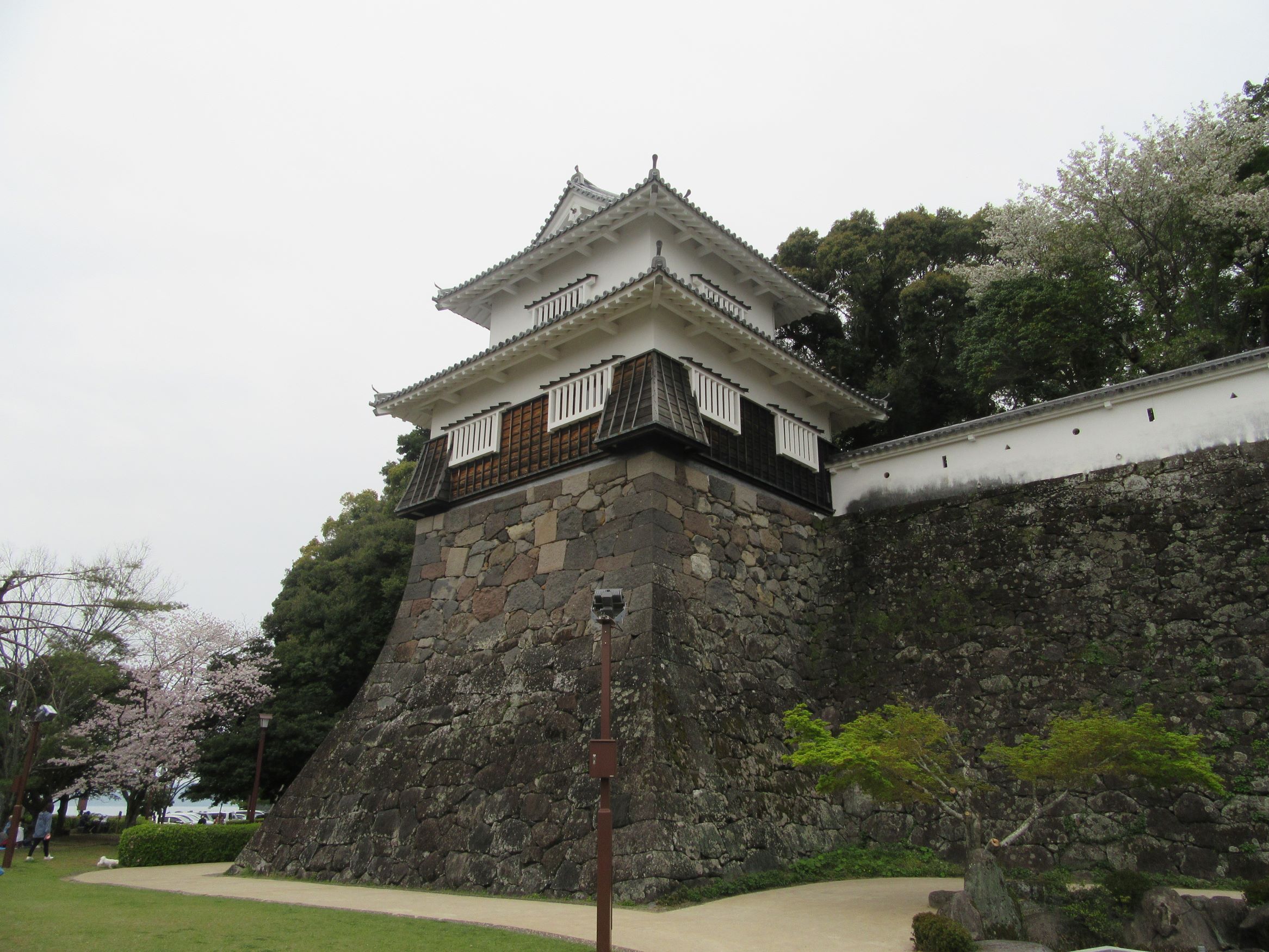 長崎県大村市の大村公園にて撮影した、玖島城跡の石垣です。